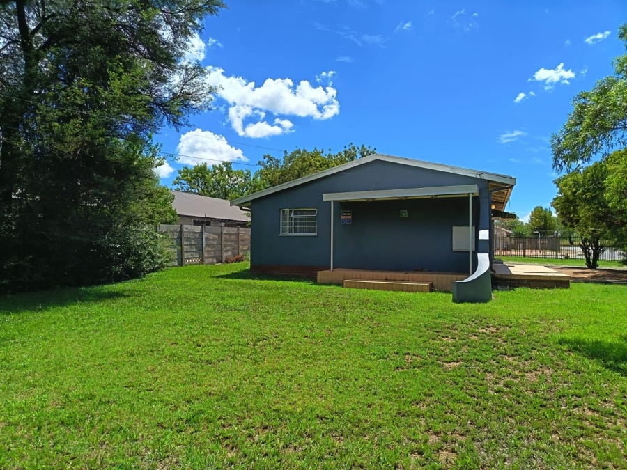 8 Bedroom Property for Sale in Brandwag Free State